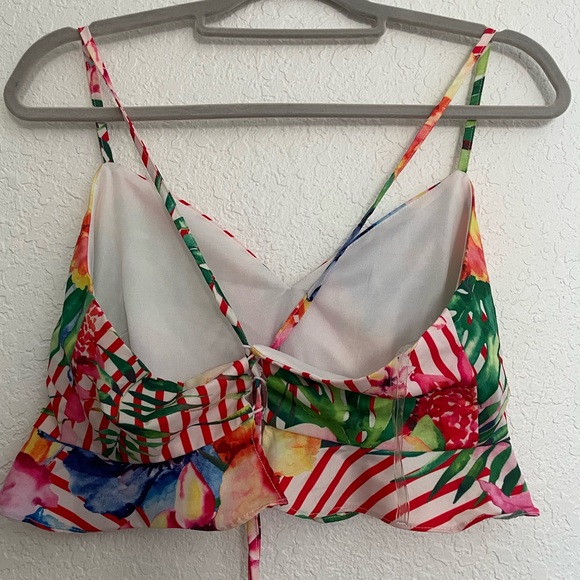 Tropical top and shorts set - Picture 4 of 4